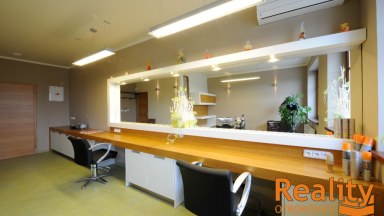 Pronájem kadeřnického pracovního místa v kadeřnictví KLIPORA